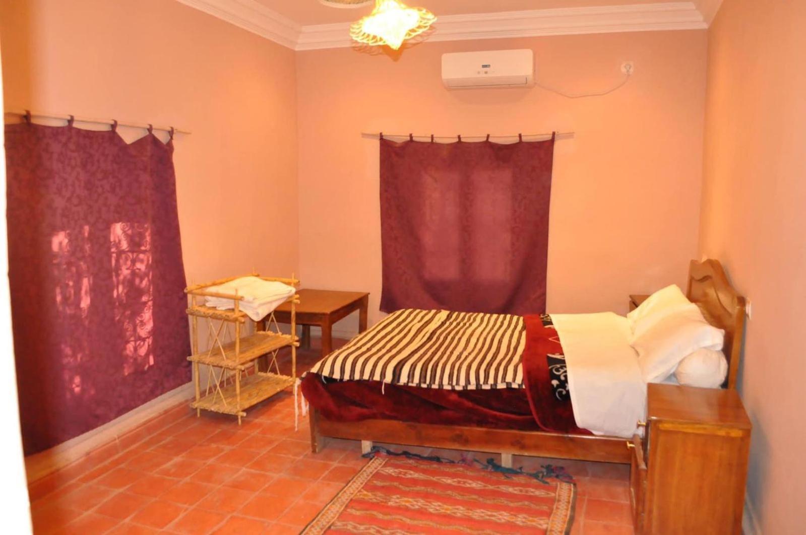 Gite D'Etape Tamaloute Bed & Breakfast Bou Tharar Bagian luar foto