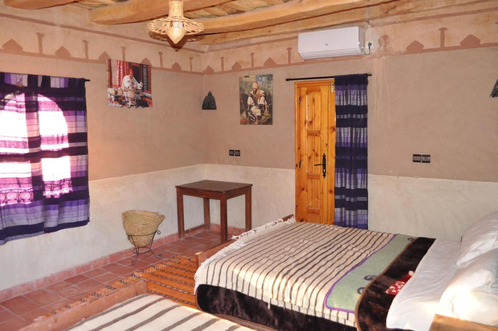 Gite D'Etape Tamaloute Bed & Breakfast Bou Tharar Bagian luar foto