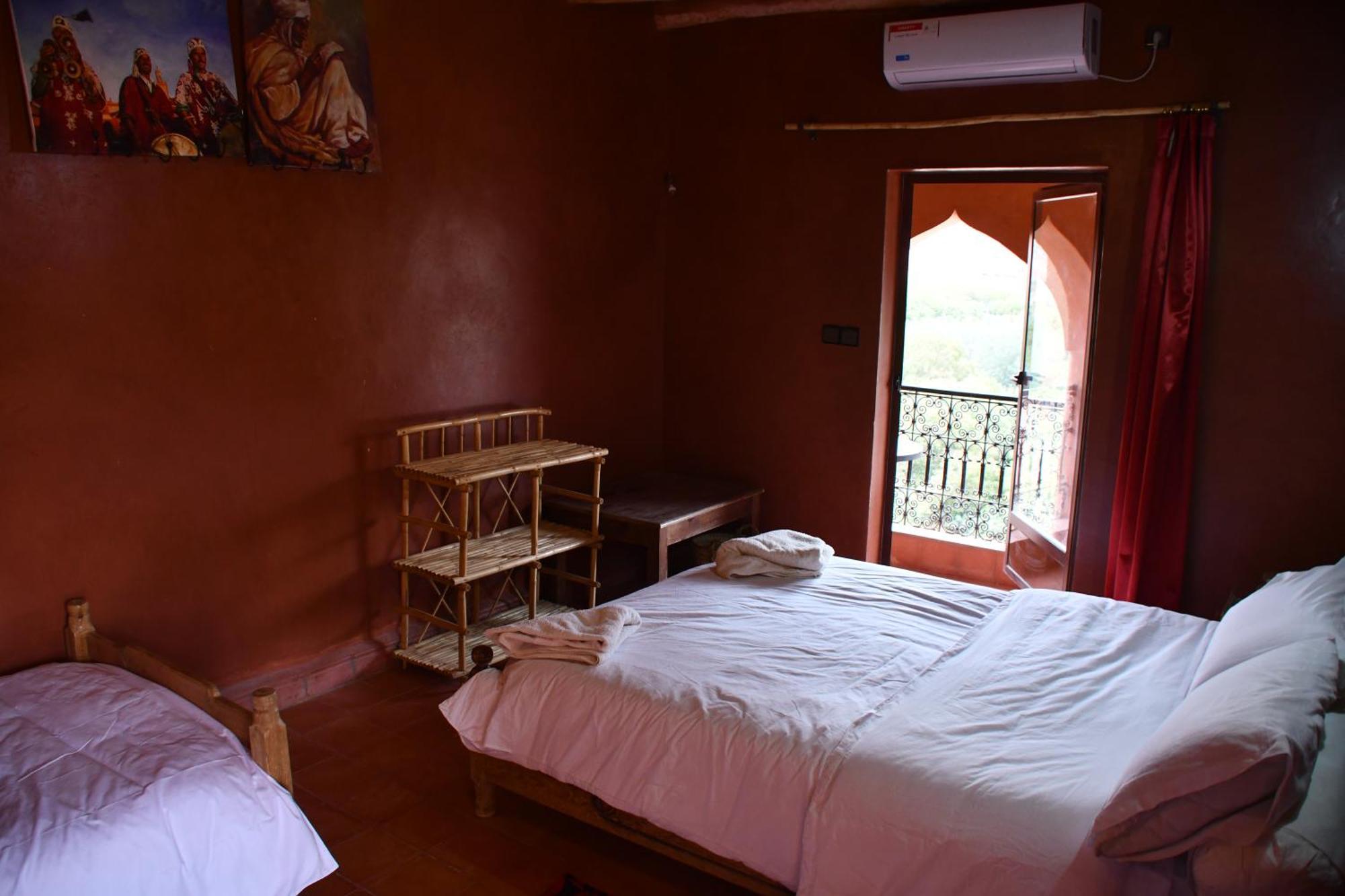 Gite D'Etape Tamaloute Bed & Breakfast Bou Tharar Bagian luar foto