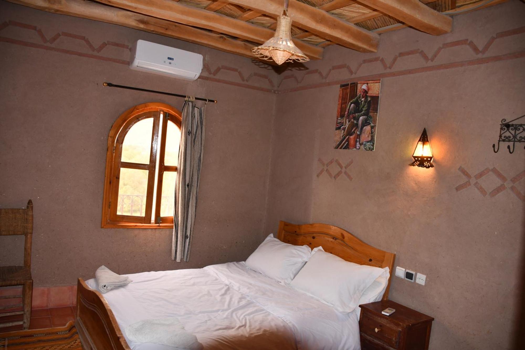 Gite D'Etape Tamaloute Bed & Breakfast Bou Tharar Bagian luar foto