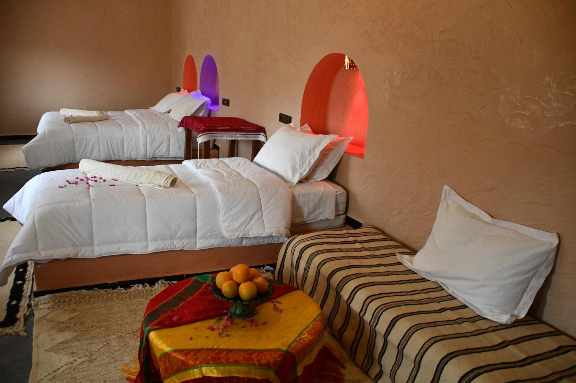 Gite D'Etape Tamaloute Bed & Breakfast Bou Tharar Bagian luar foto