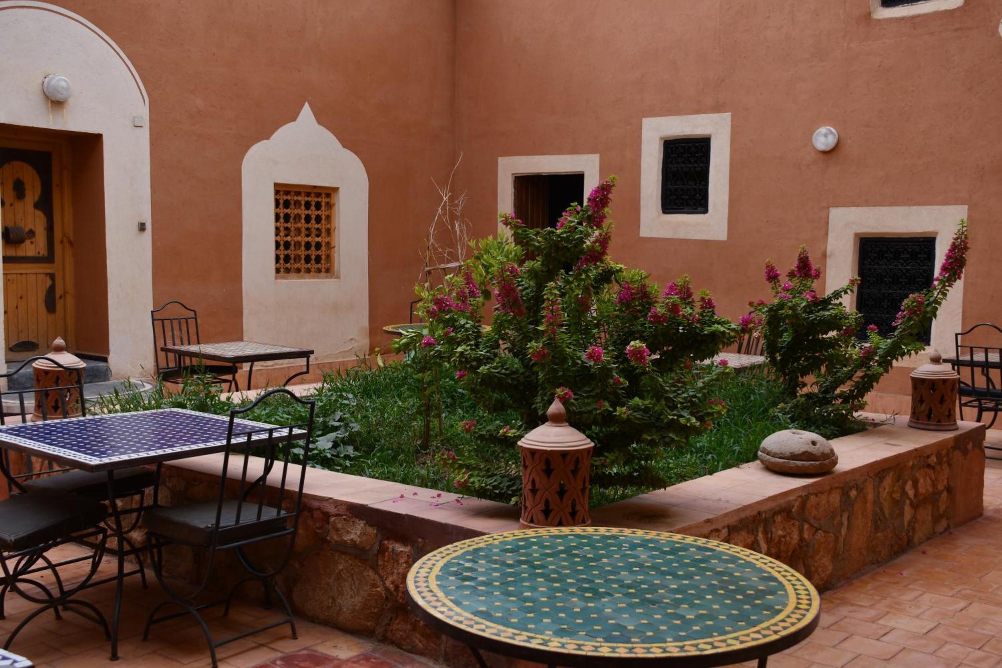 Gite D'Etape Tamaloute Bed & Breakfast Bou Tharar Bagian luar foto