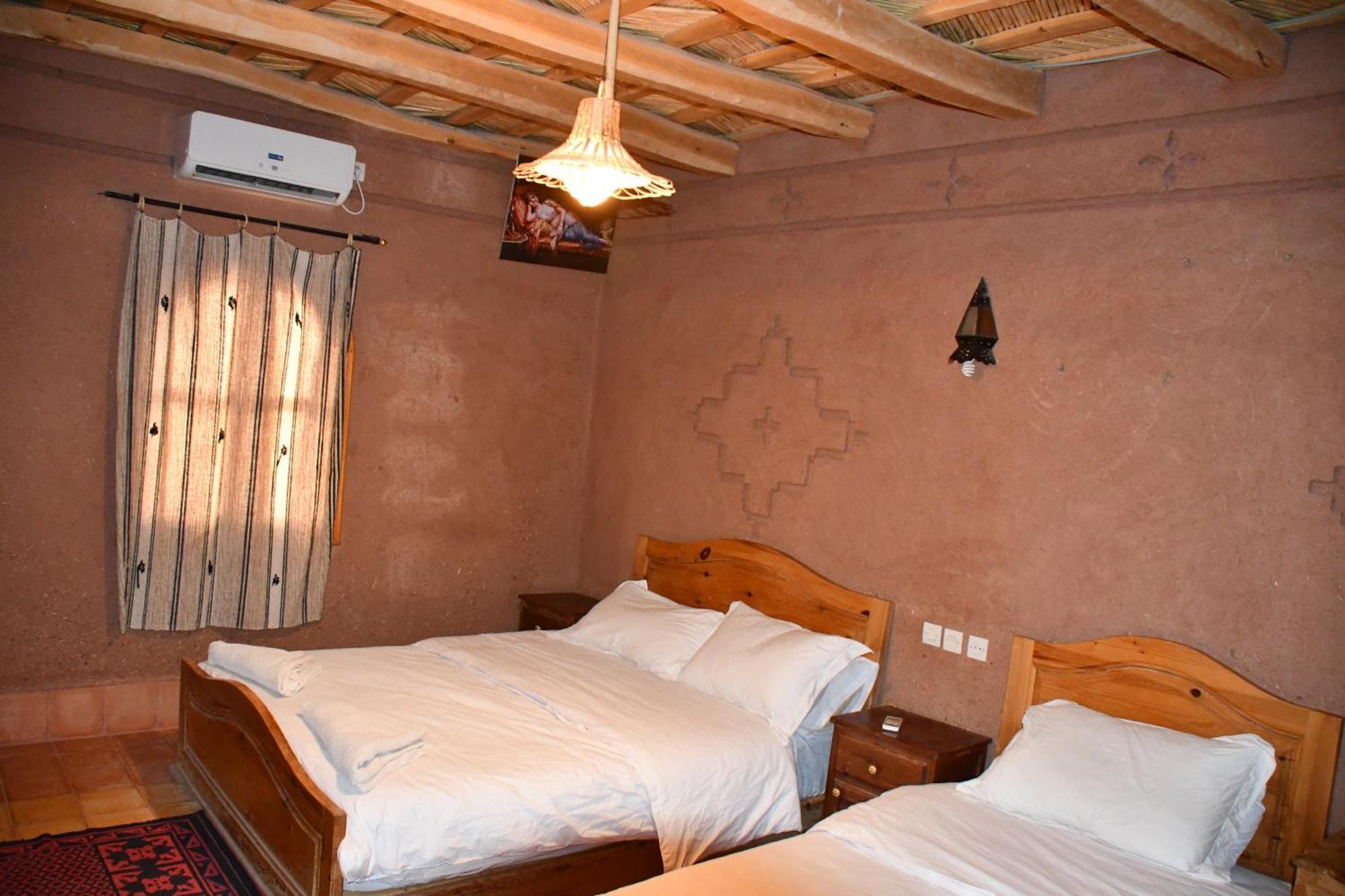 Gite D'Etape Tamaloute Bed & Breakfast Bou Tharar Bagian luar foto