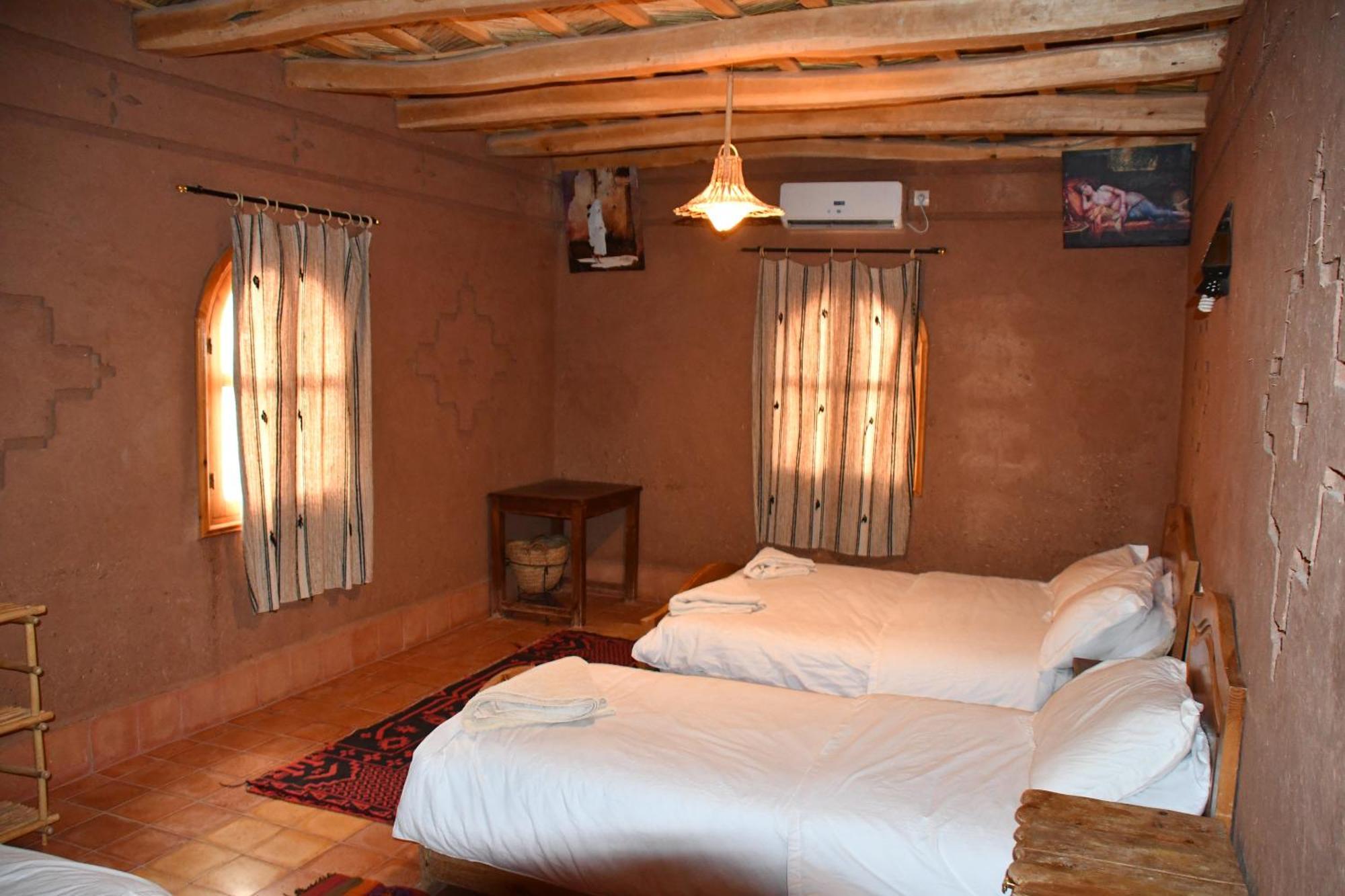 Gite D'Etape Tamaloute Bed & Breakfast Bou Tharar Bagian luar foto